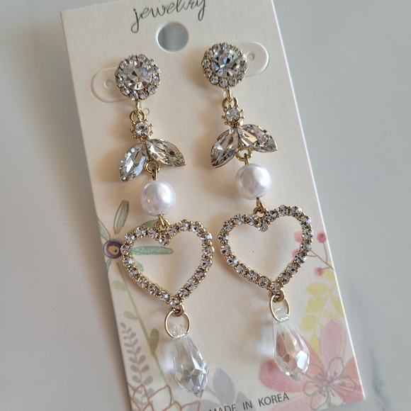 ⚡️BOGO 50% Off⚡️ Gorgeous heart drop earrings - Picture 3 of 3